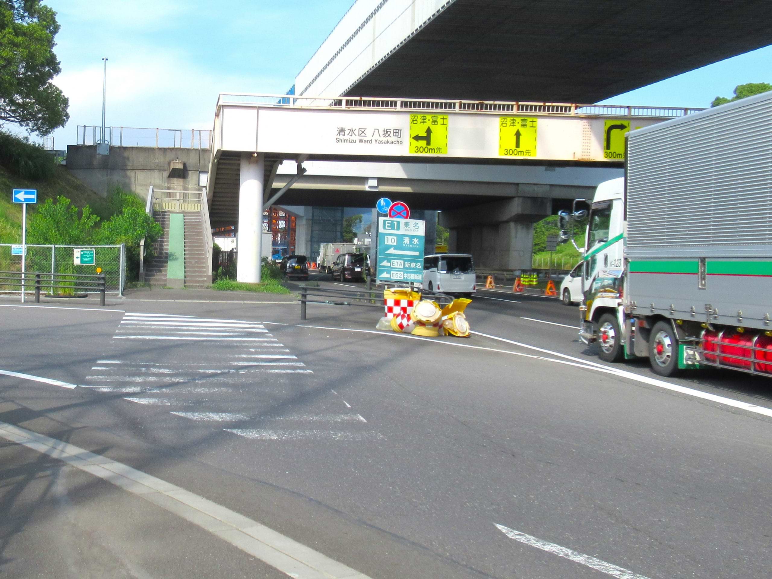 東名清水インター上り口より、富士市方面へ進みます
