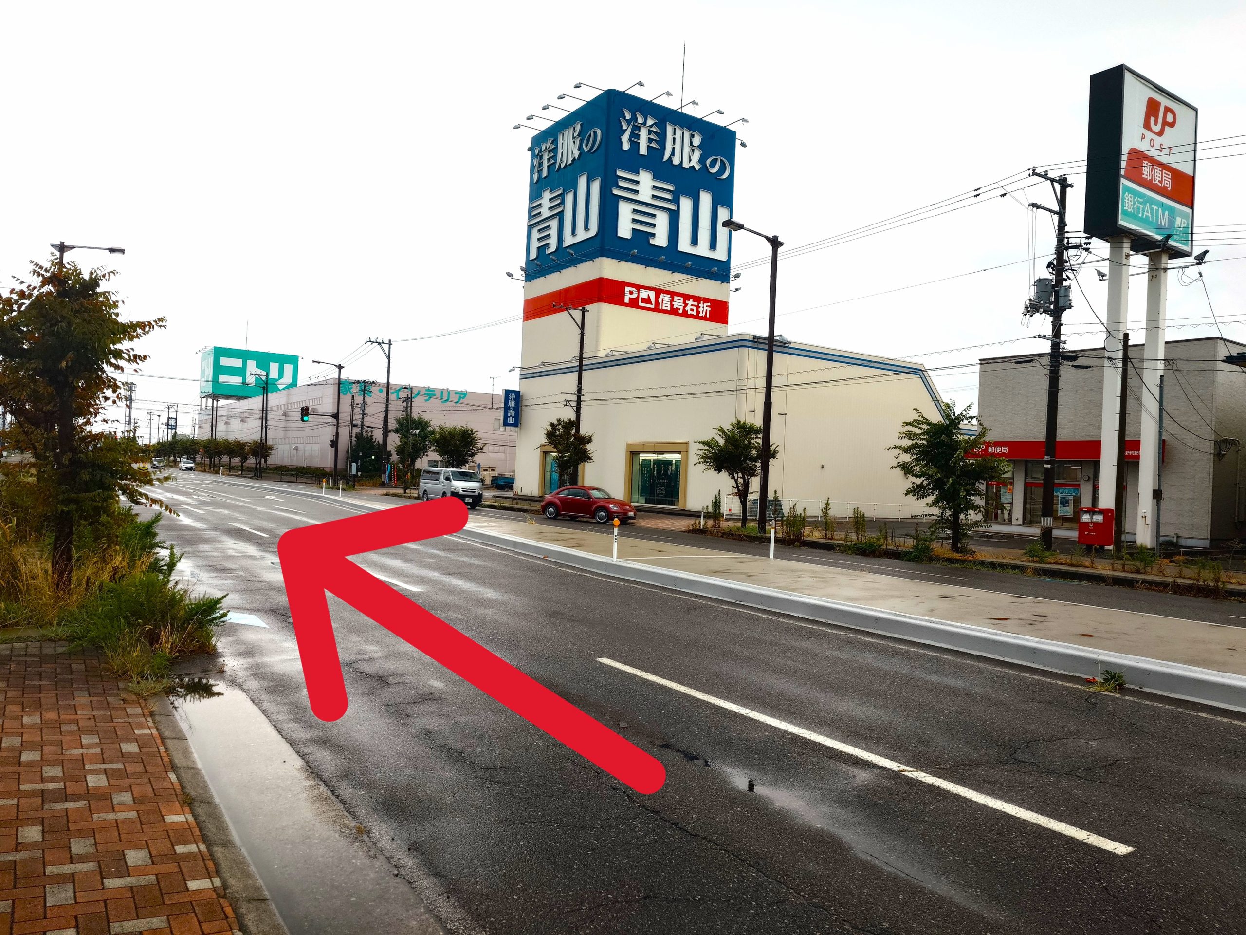 小新亀貝線を直進し、小新南郵便局を右手に通過します