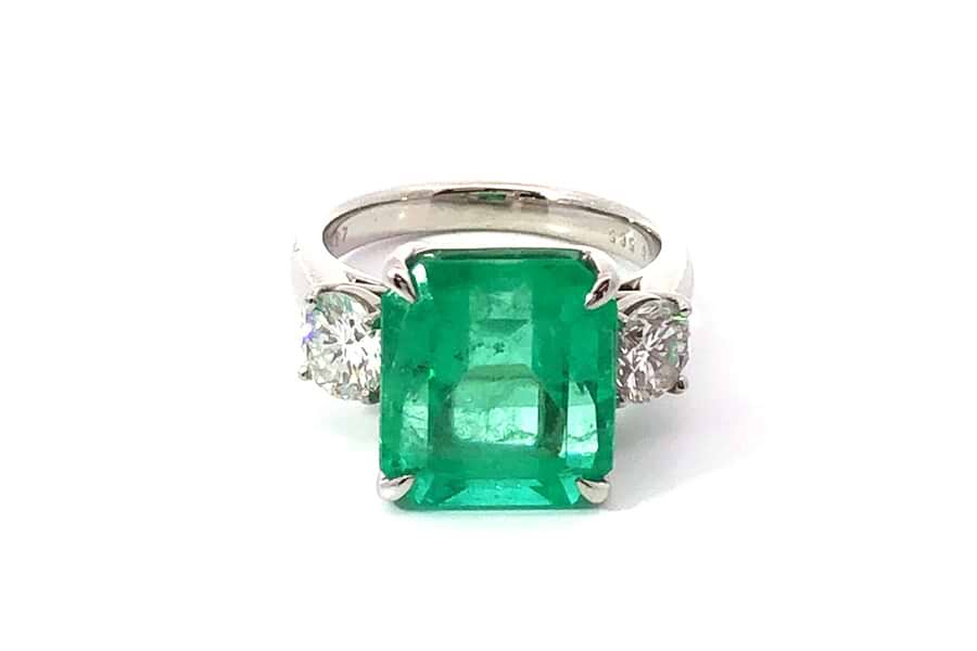 Pt900×エメラルド×ダイヤモンドリング E8.287ct MD0.565/0.565ct