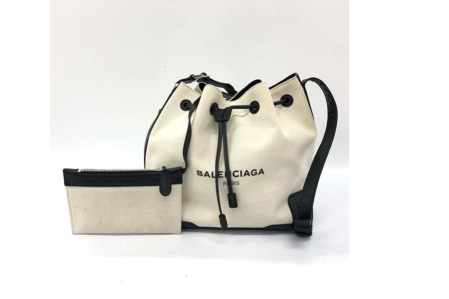 バレンシアガ キャンバス ネイビーバケット 美品！バレンシアガネイビーバケット キャンバス地ショルダーバッグ