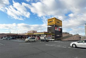 目の前にMEGAドン・キホーテUNY勝幡店があります