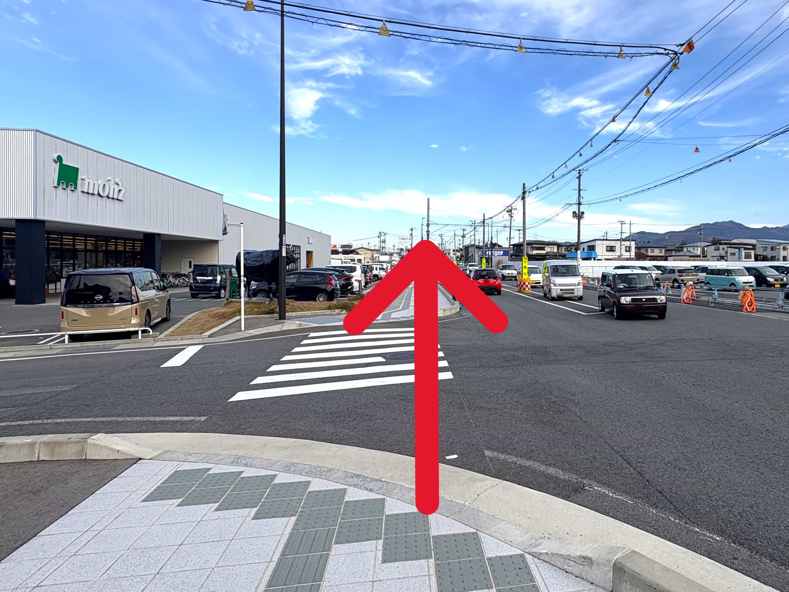 ｍoh'zを左手に、山形駅方面へ進みます