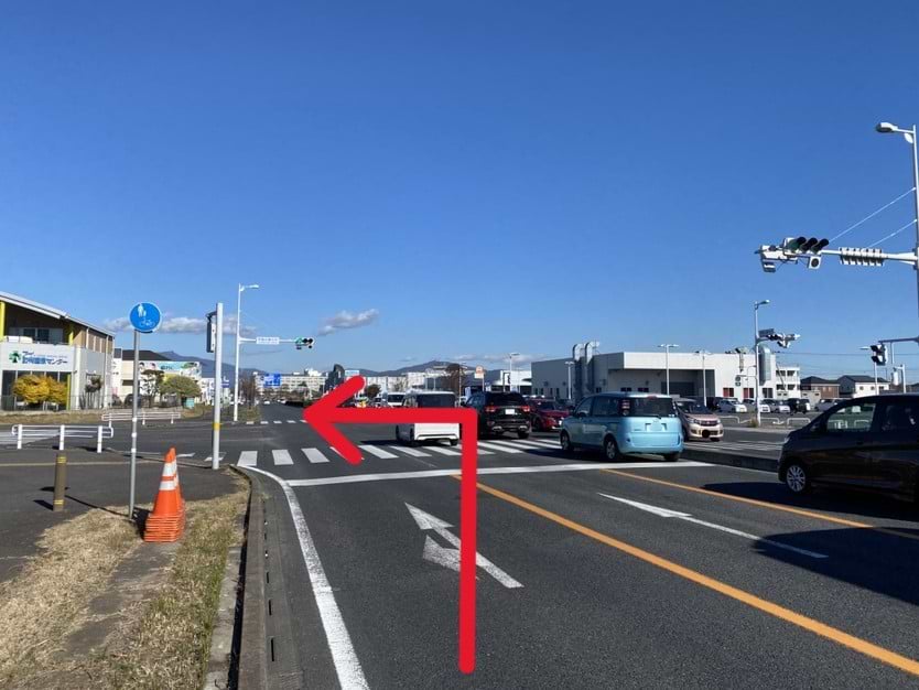 交差点【学園の森中央】を左折します