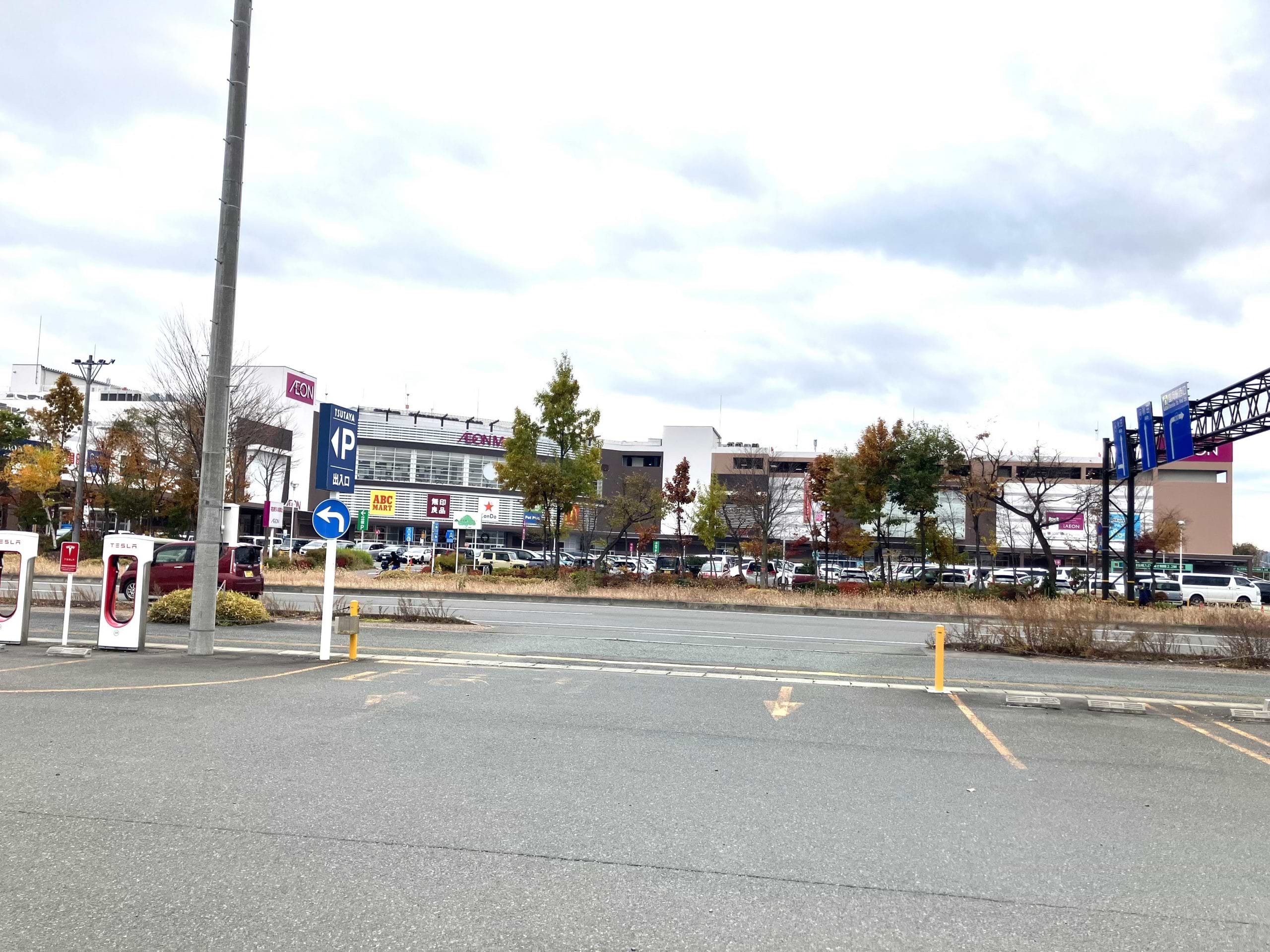 盛岡西バイパスを挟んで真向かいには、イオンモール盛岡南がございます