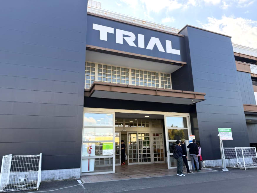 1階の店内入口へ進みます