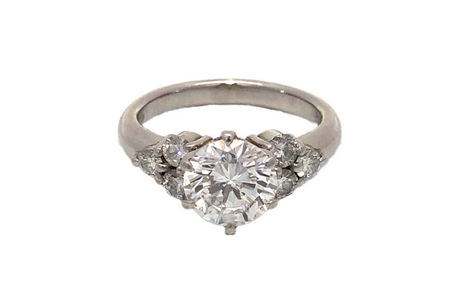 Pt900×ダイヤモンドリング D2.106ct MD0.559ct