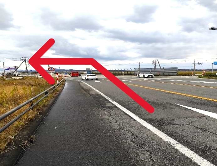 おばこ大橋を越え国道7号線、県道356号線との交差点を左折します