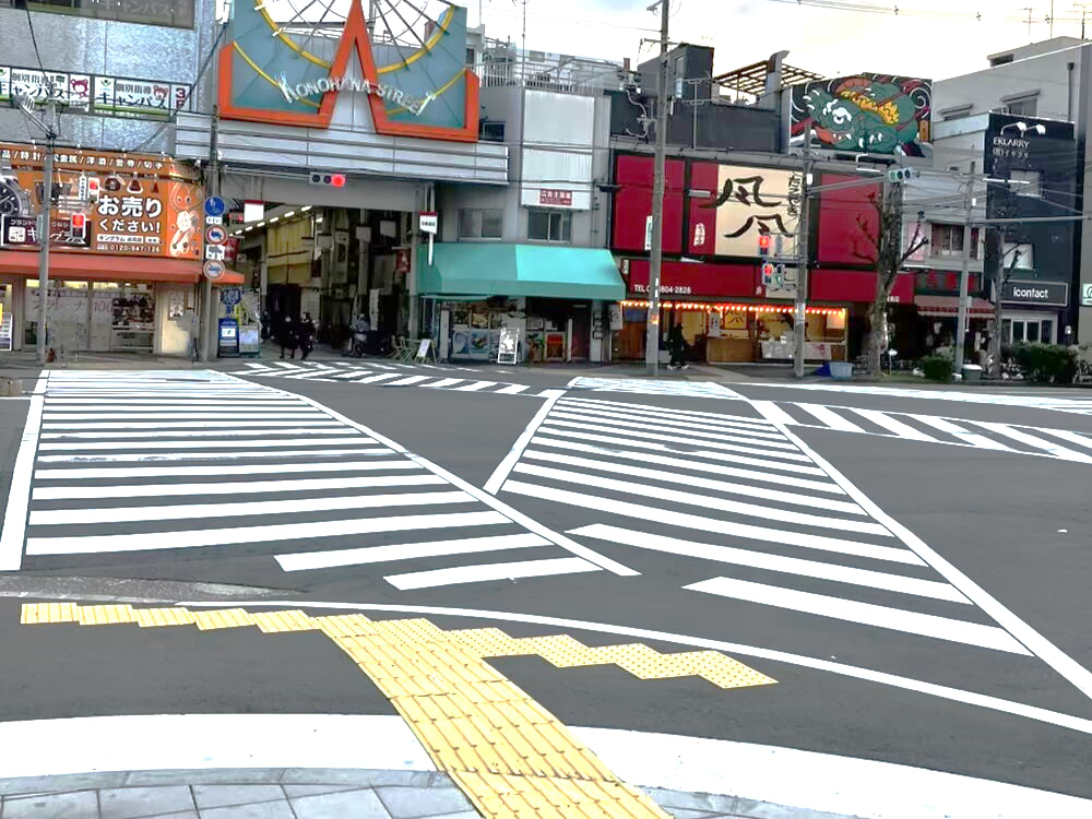 左側にKONOHANA STREETが見えてきます