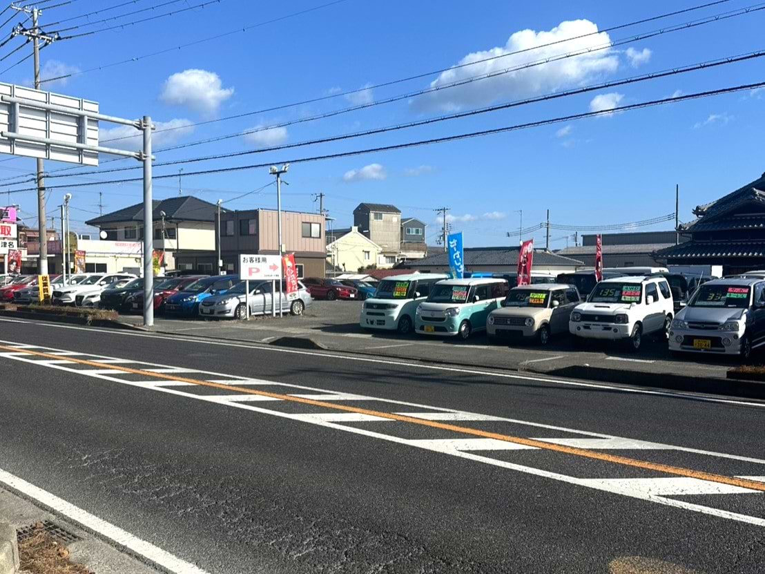 ウリカイネットワークフジタアイランド店を左手に通過します