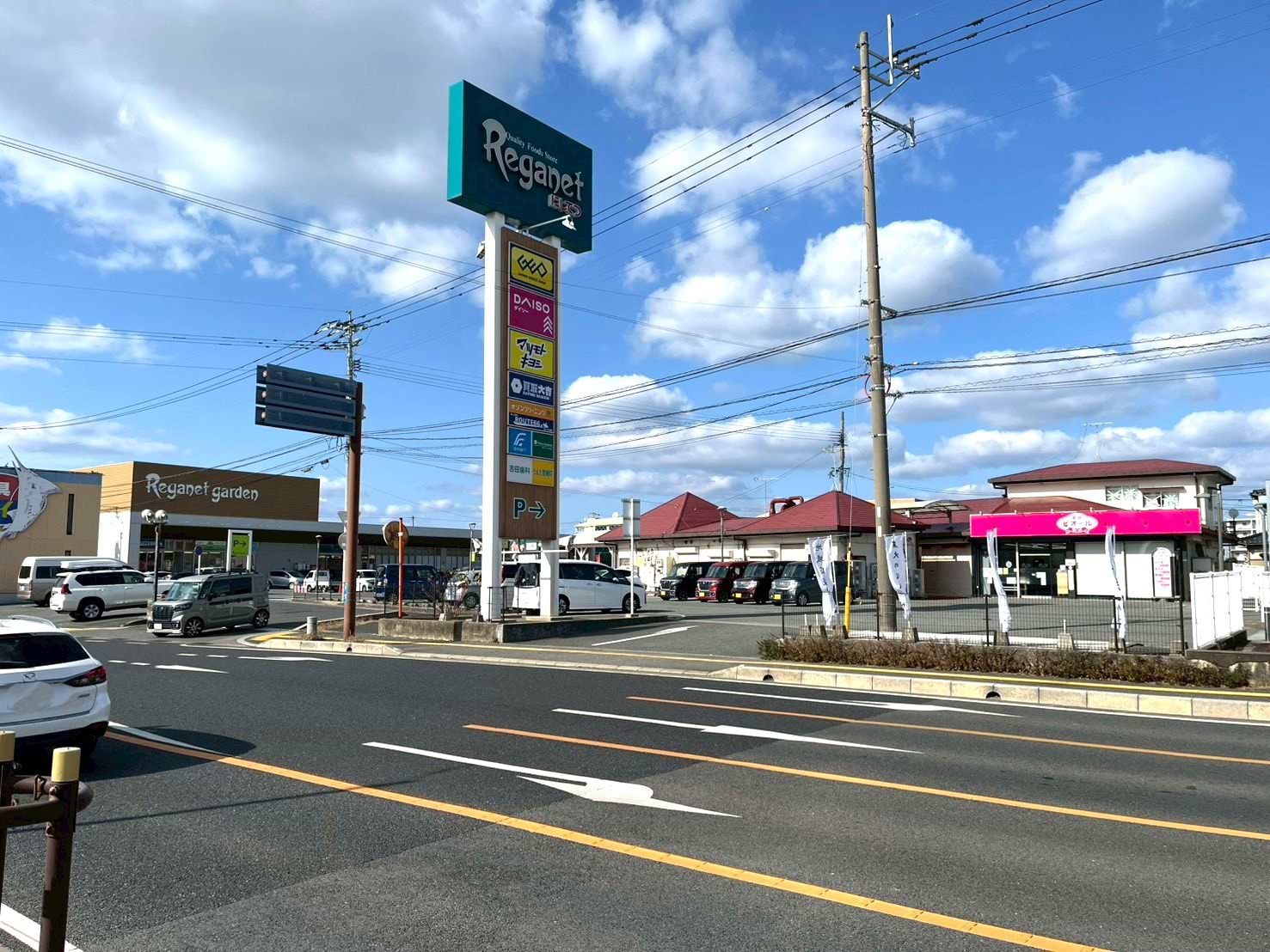 福間宗像玄海線　県道97号線沿い右手のレガネットガーデン福津施設内に当店がございます