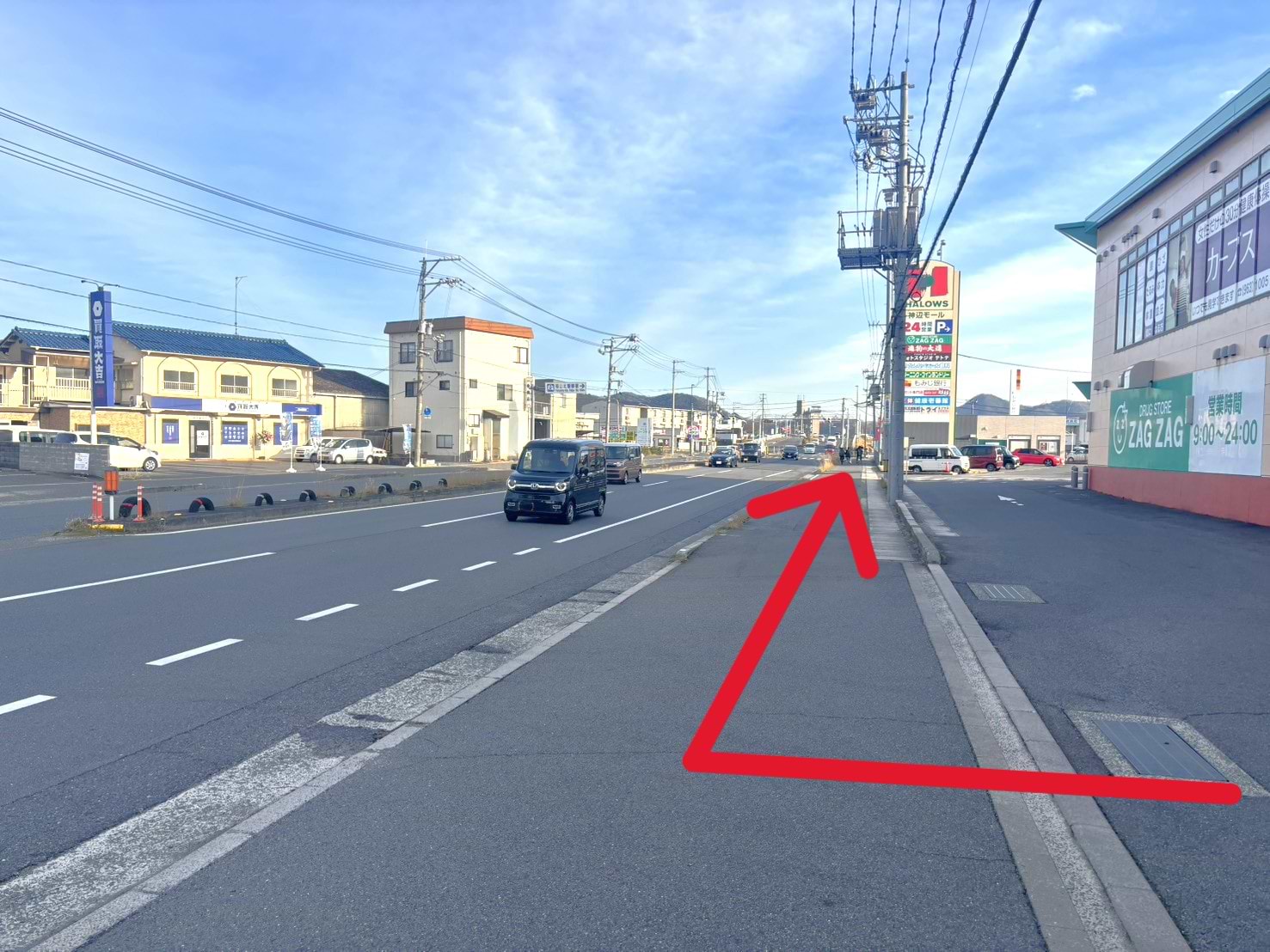 ハローズ 神辺モール店から国道182号線へ出て右に進みます