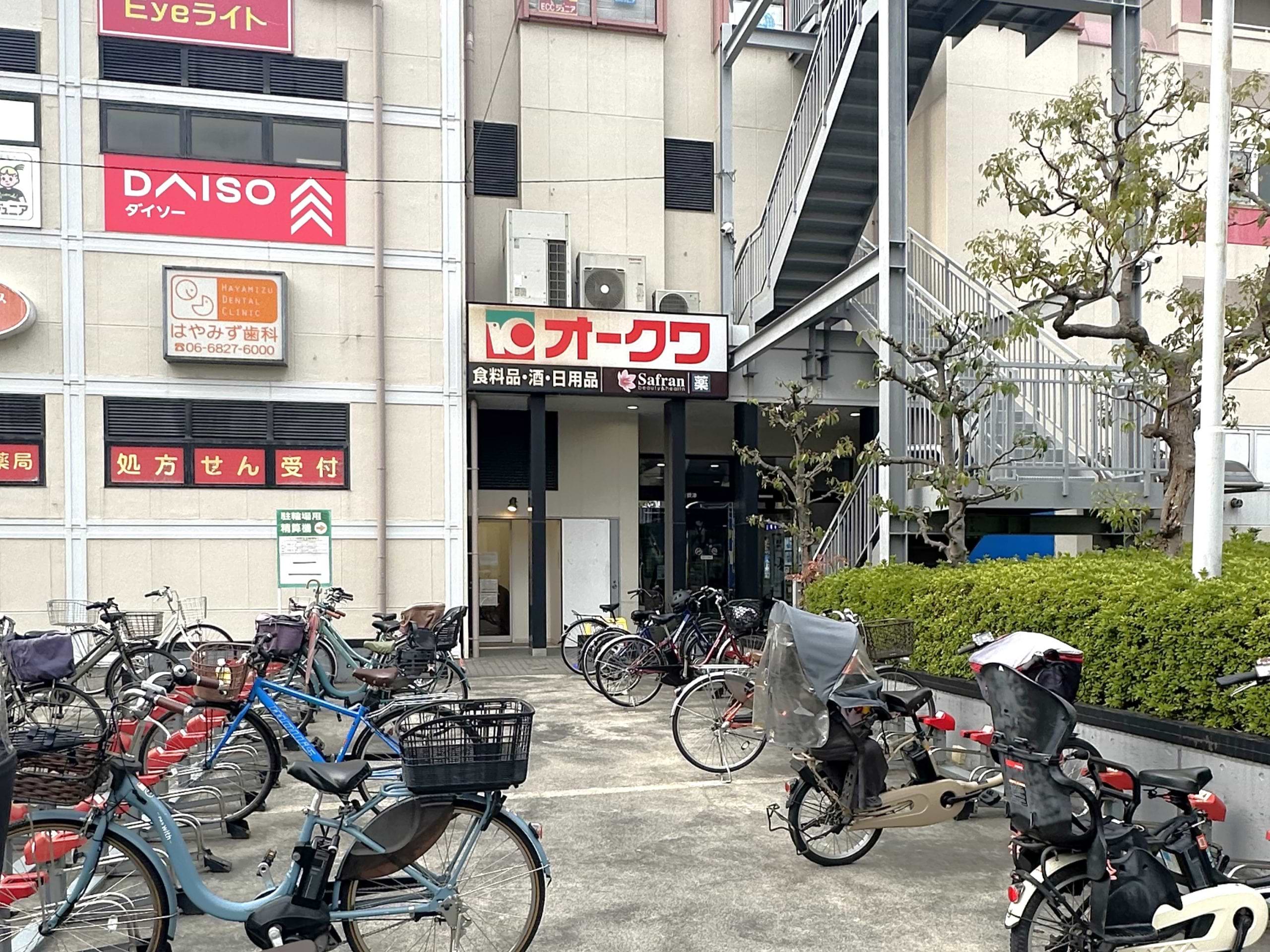 こちらの入口からお入りいただくと、スムーズに当店へお越しいただけます