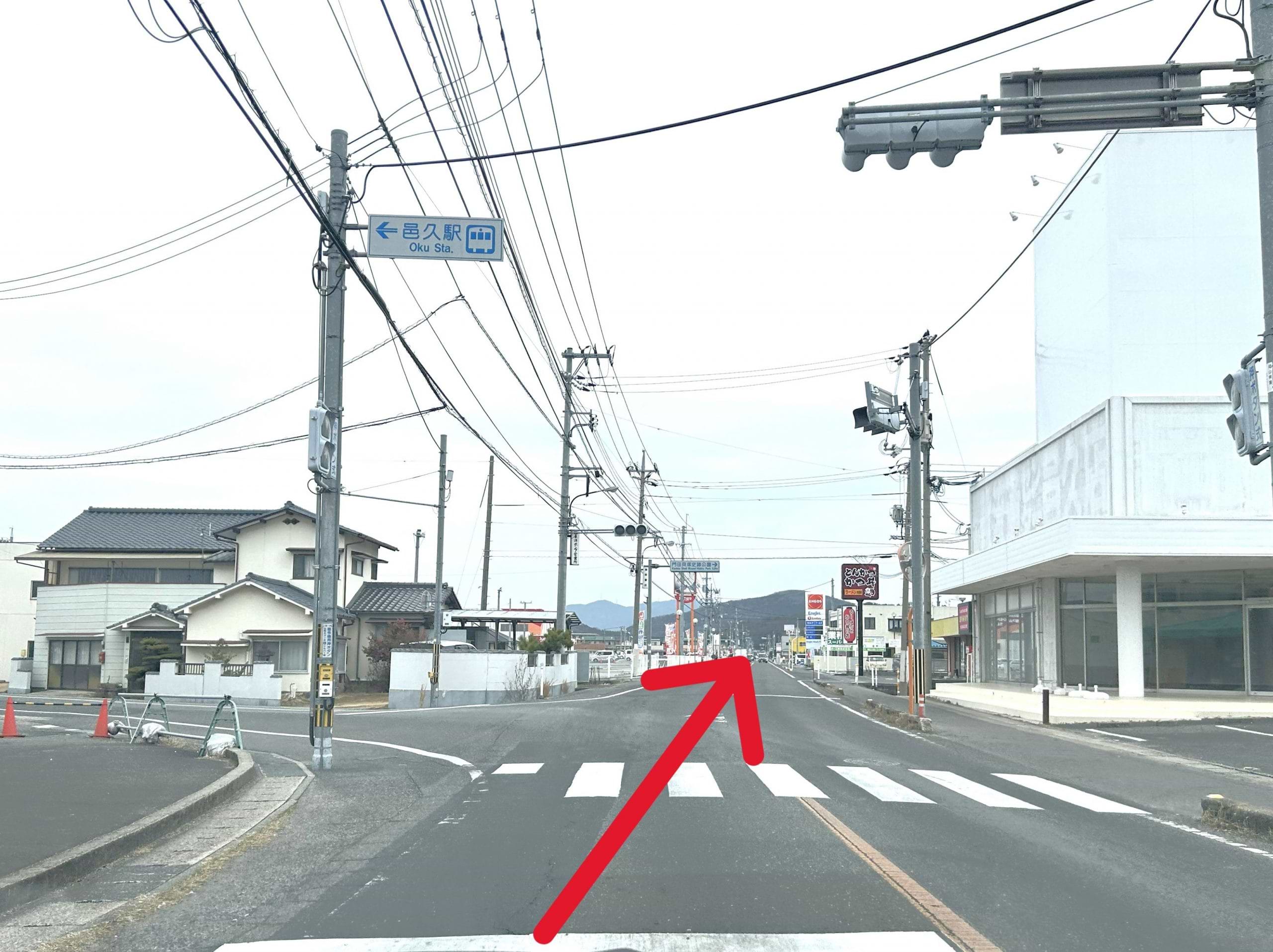 邑久駅前交差点をさらに北へ直進します