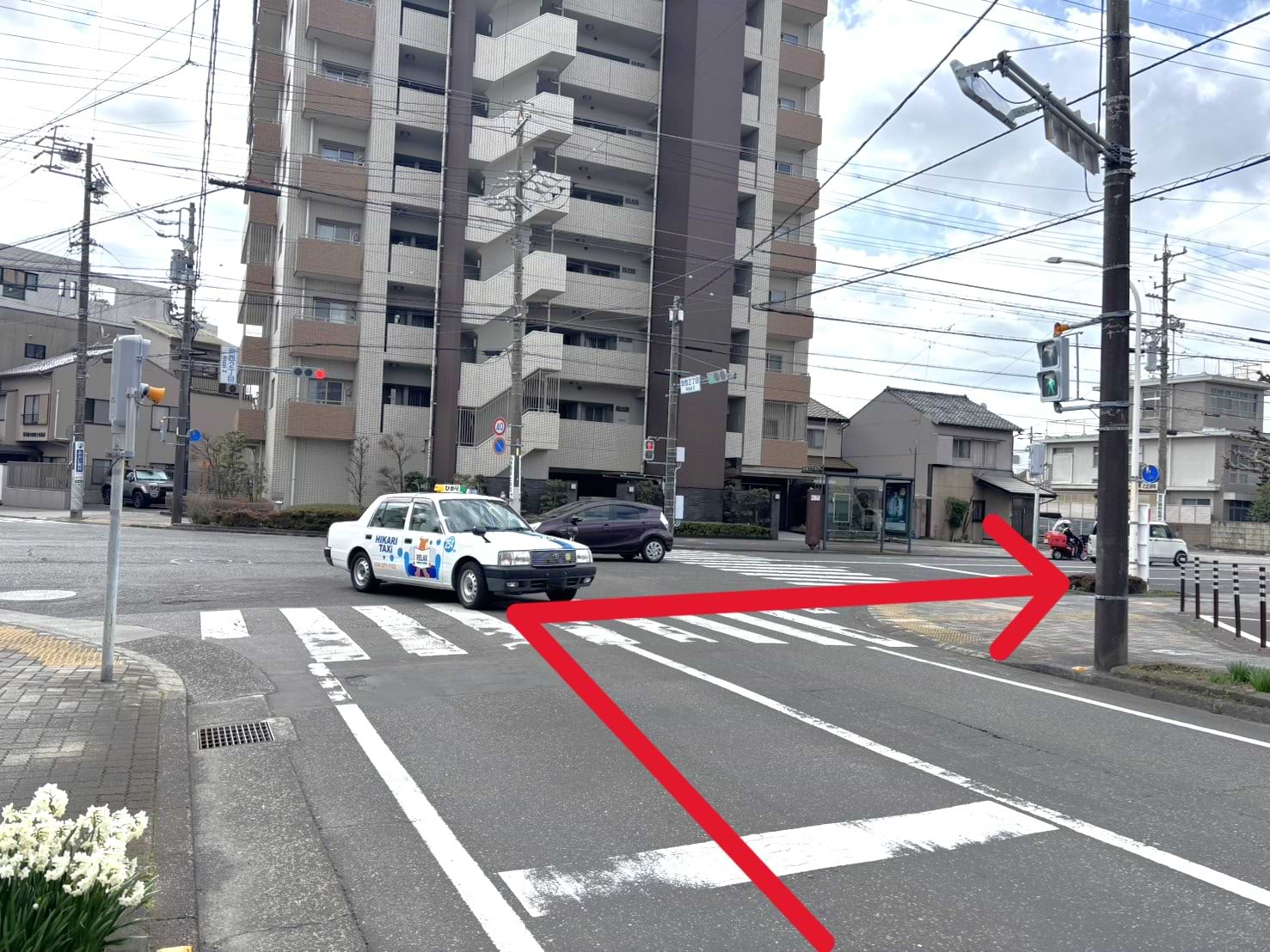 安西2丁目交差点を右折します