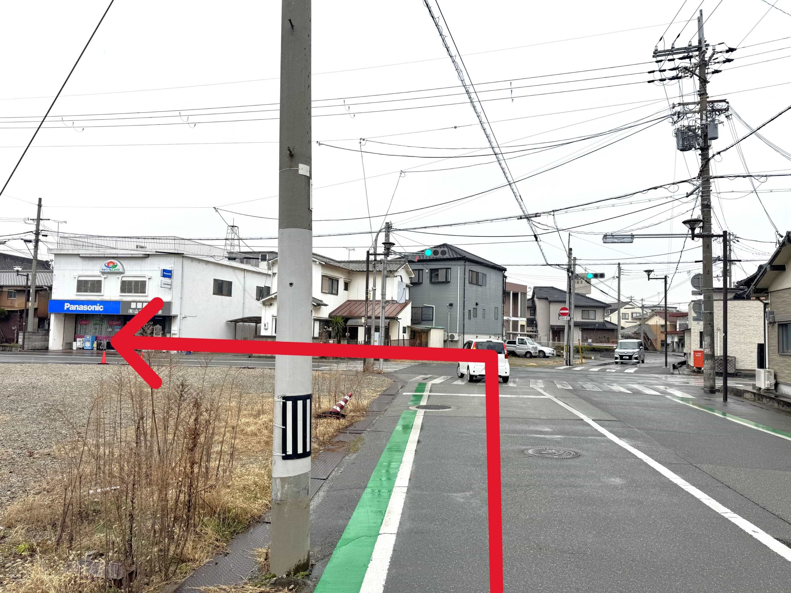 1つ目の信号を左折します