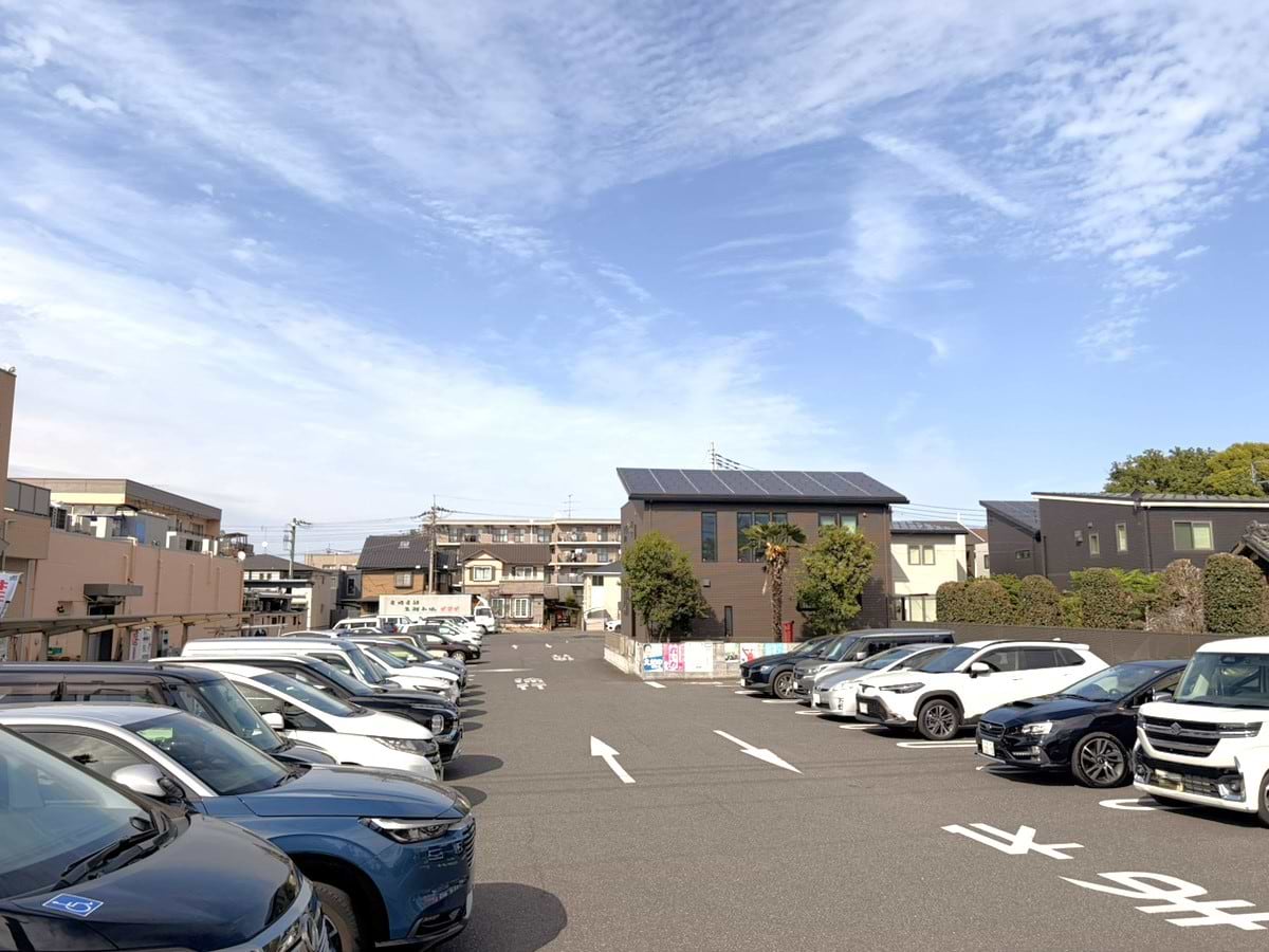 こちらの専用駐車場にお車を駐車いただけます