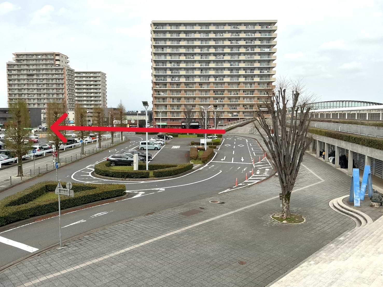 JR常磐線 ひたち野うしく駅西口を国道6号線方面に進みます