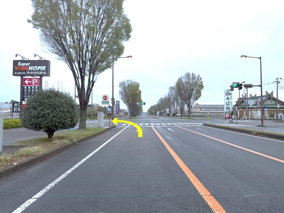 県庁東 交差点を左折するとすぐ右手にロゼオ 水戸がございます