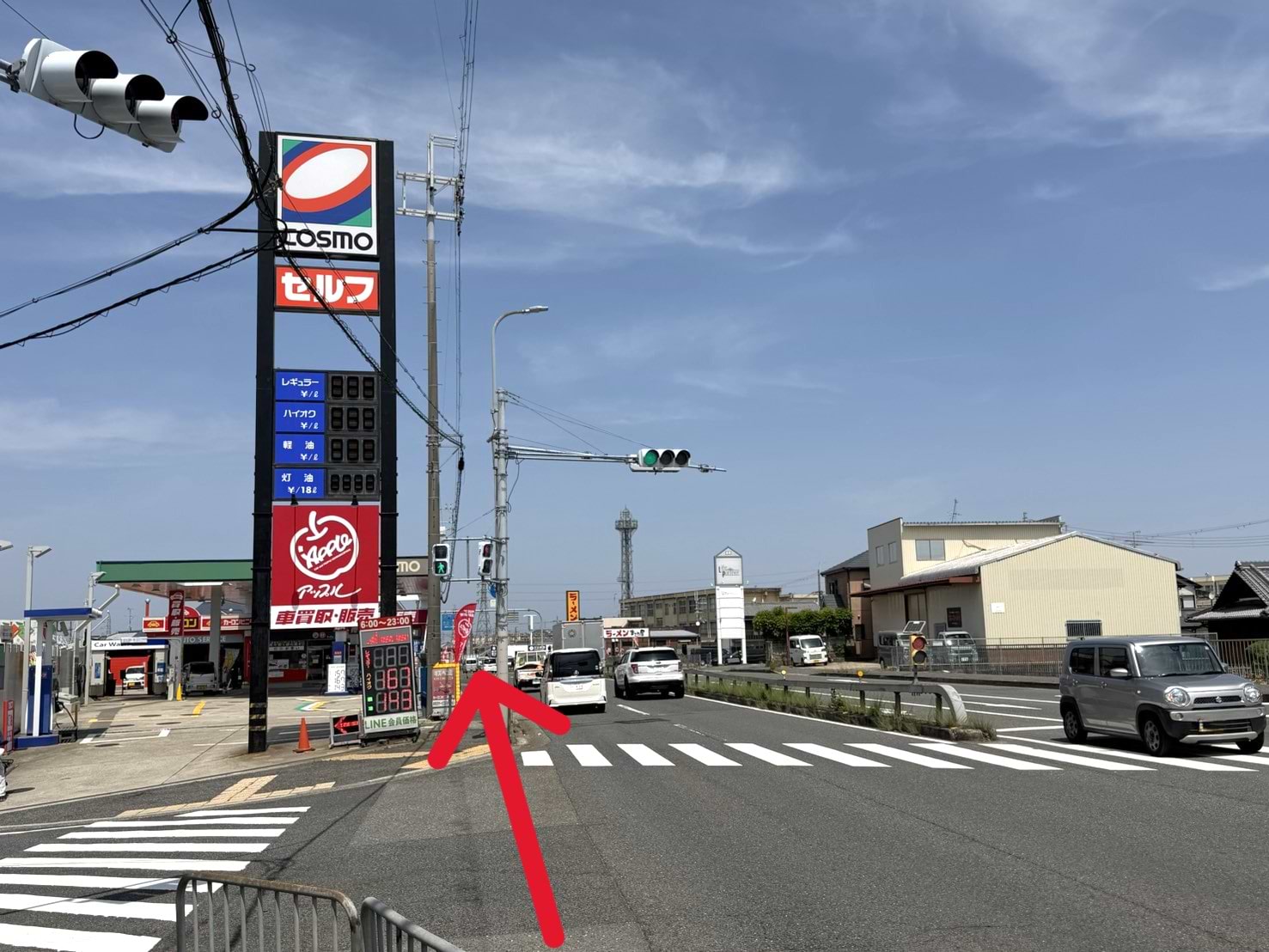そのままコスモ石油 岸和田店の交差点を通過します