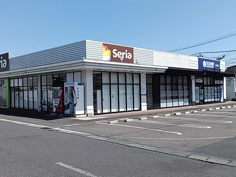 こちらのSeria 水沢日高店と同じ建物内に当店が併設されております