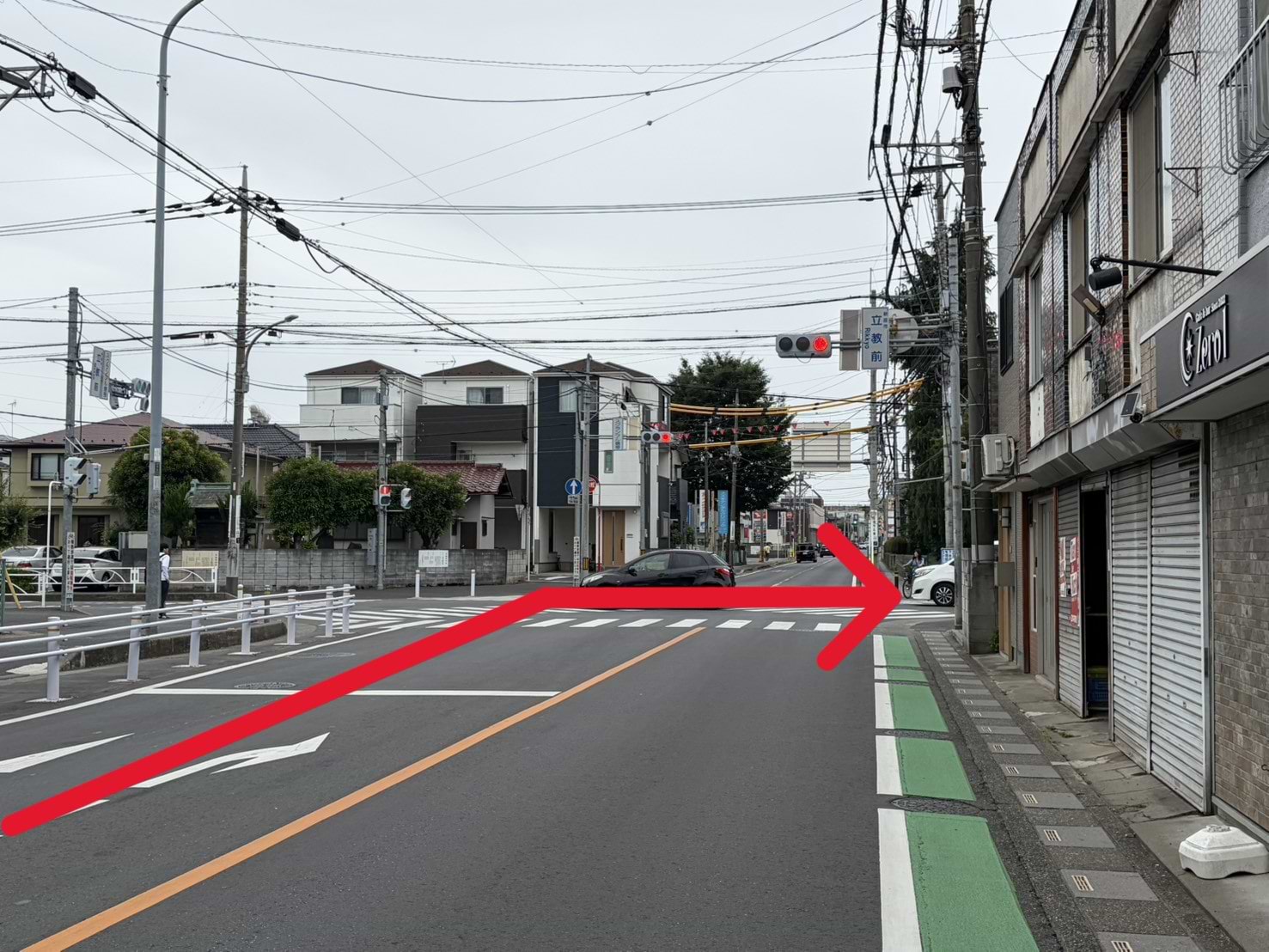 立教前交差点を右に曲がります