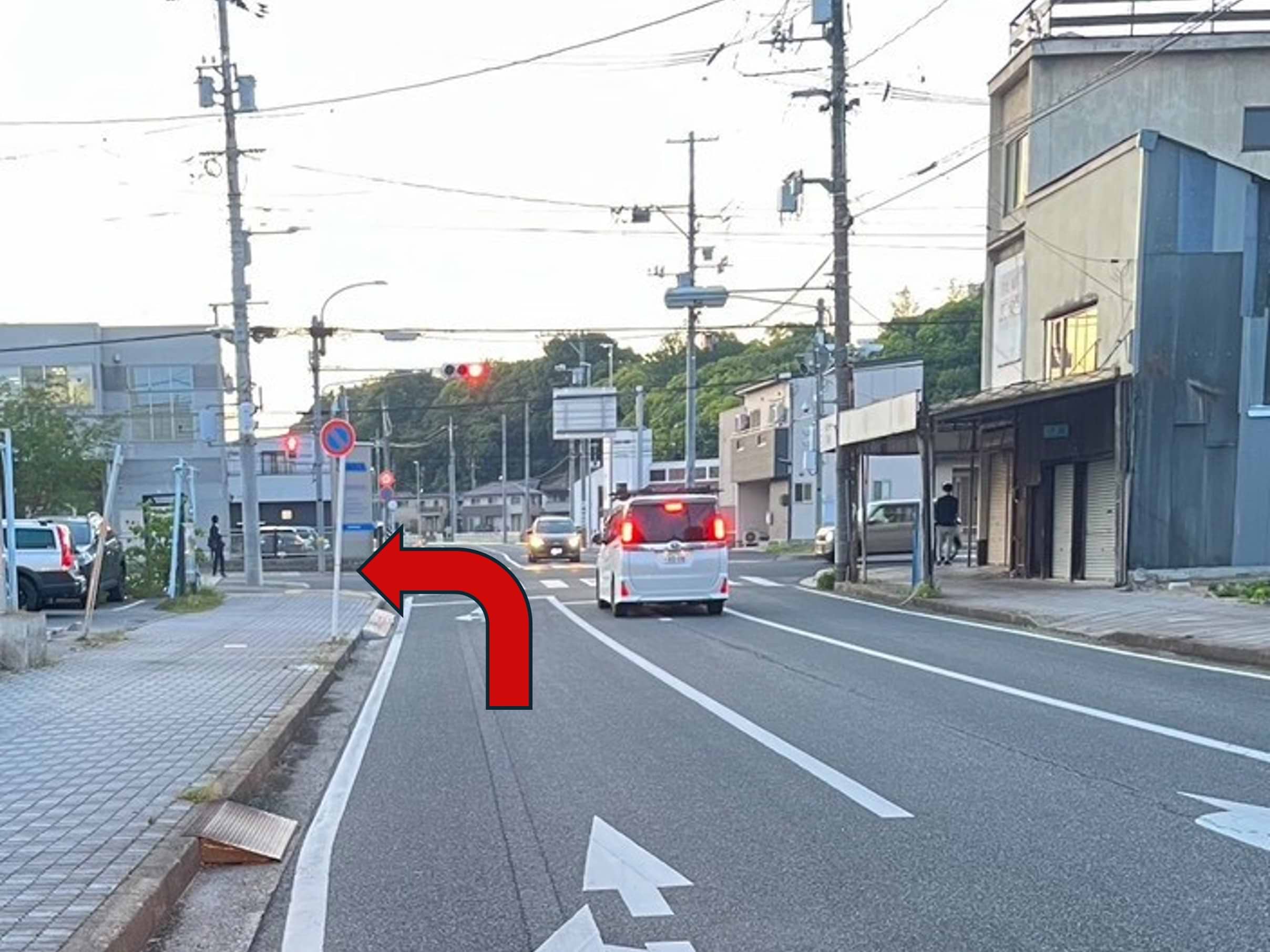 松永駅入口交差点を左折し、尾道方面へ1.4kmほど直進します
