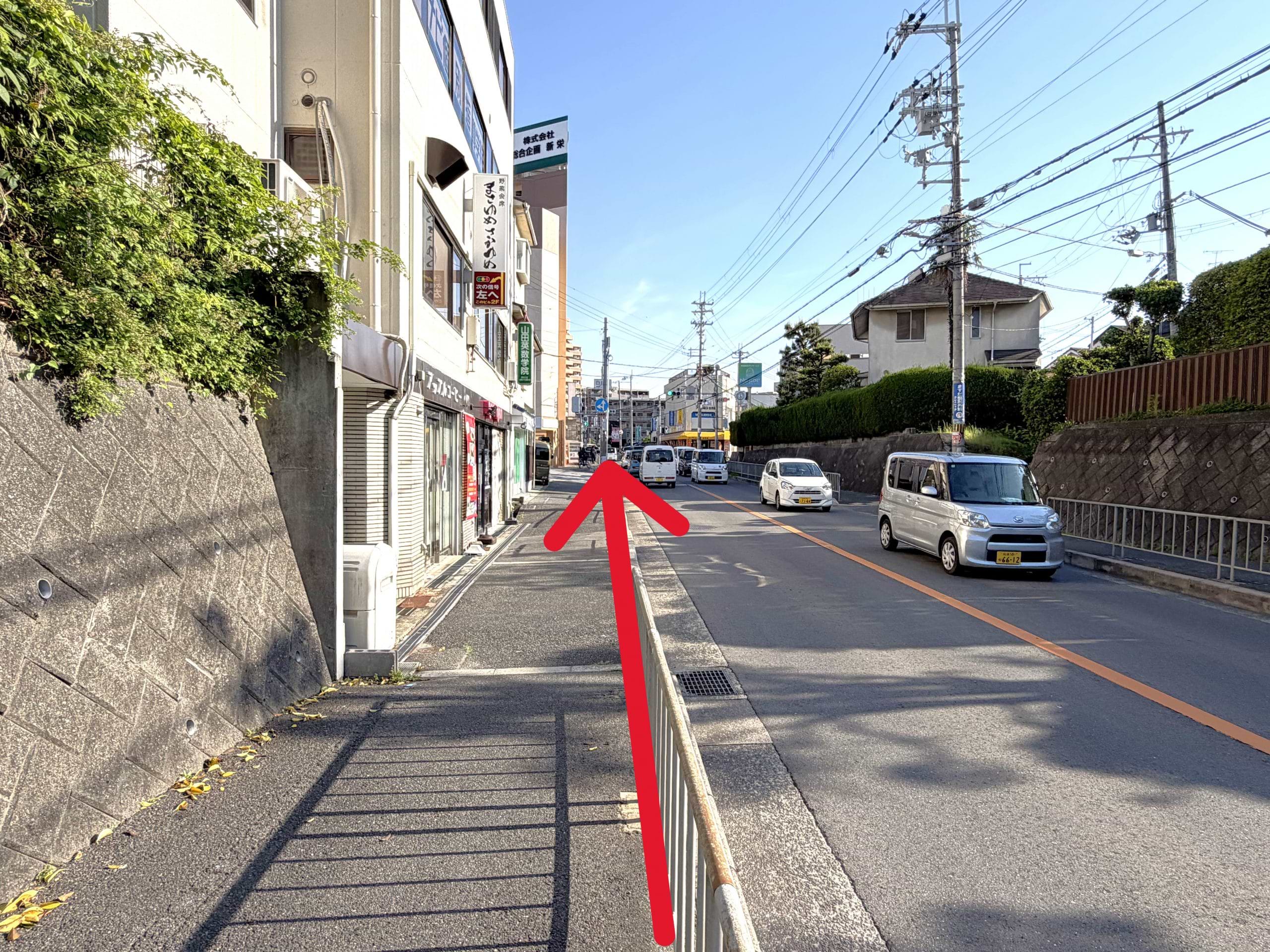 140ｍほど進んでいただきますと、左手に当店がございます