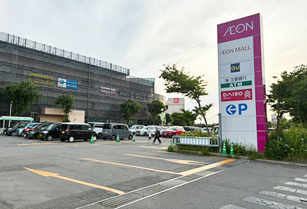 駐車場入口はP4をご利用いただくとスムーズです。