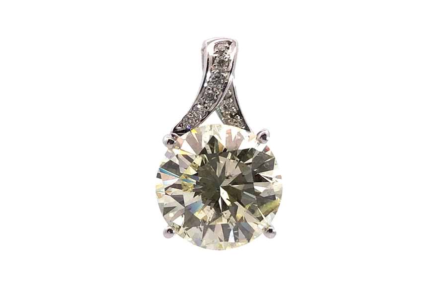 Pt900×ダイヤモンドリング D6.135ct MD0.10ct