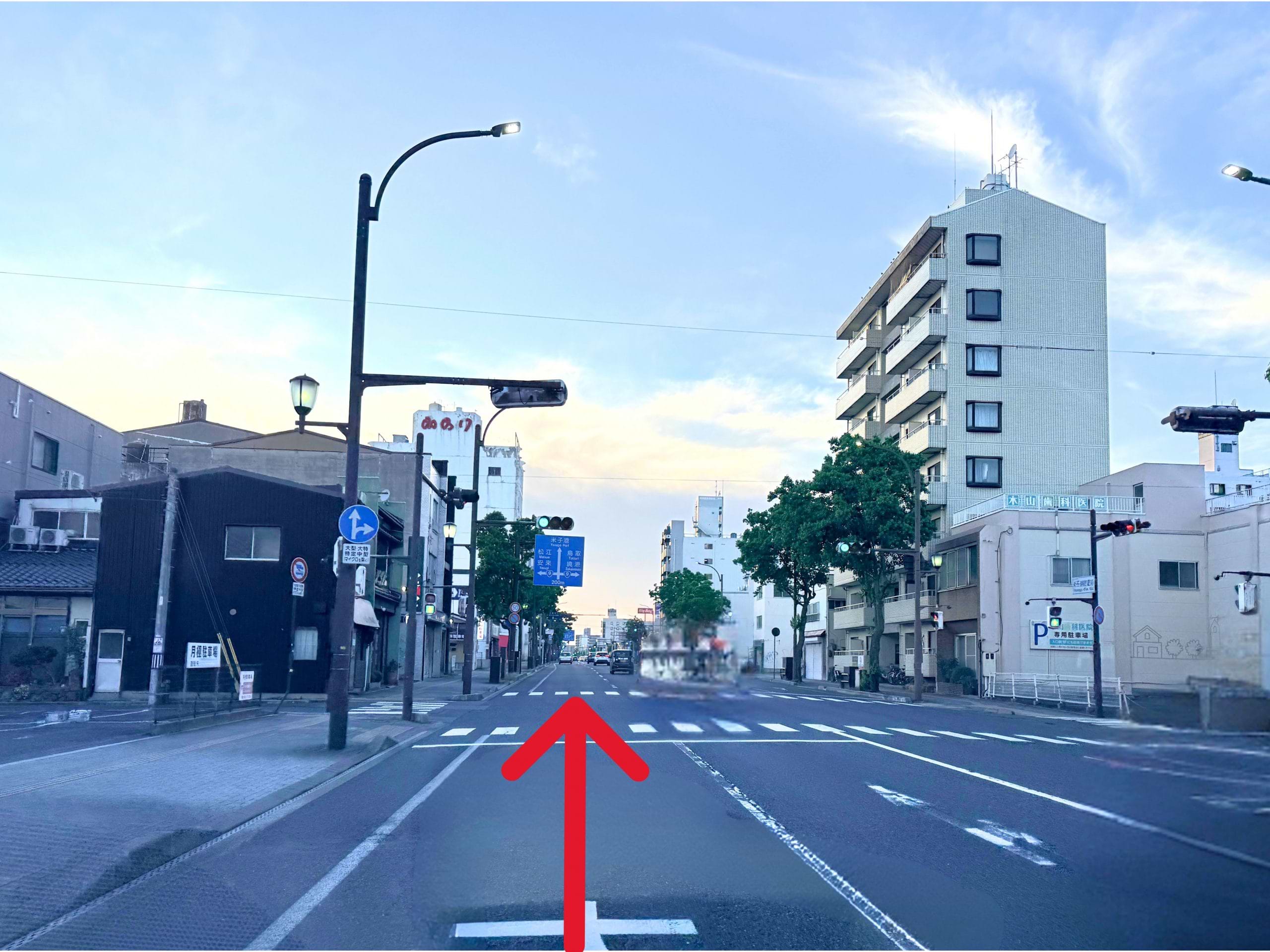 そのまま400ｍほど直進すると、左手に当店が見えてきます