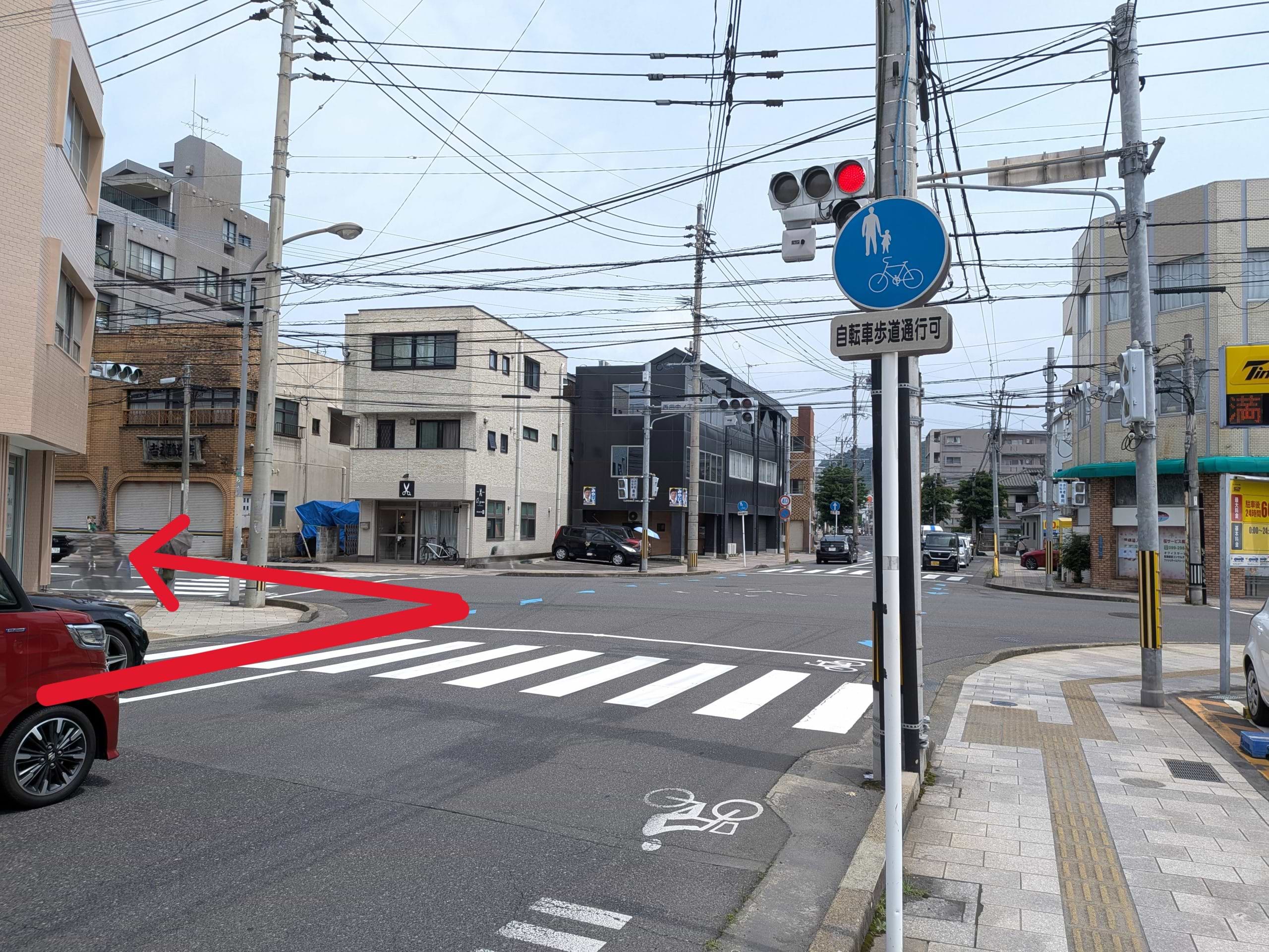 西田中ノ丁交差点を左折し、西田本通りを450ｍほど直進します