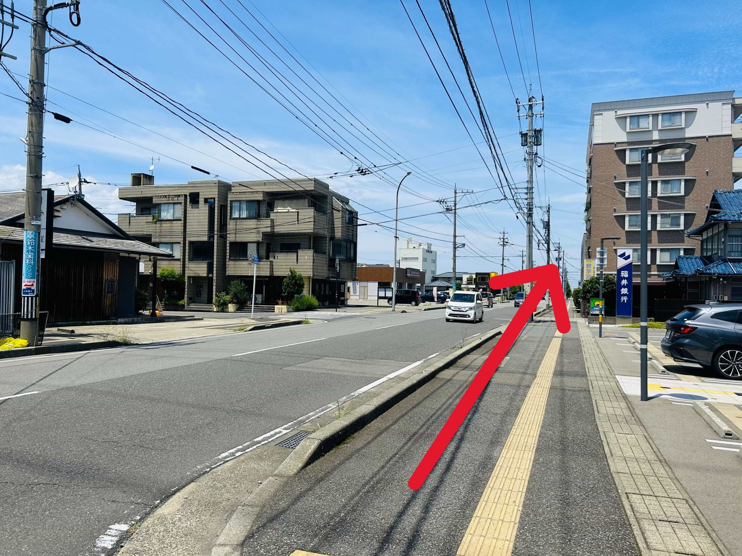 【福井銀行 経田支店】を右手に通過します。