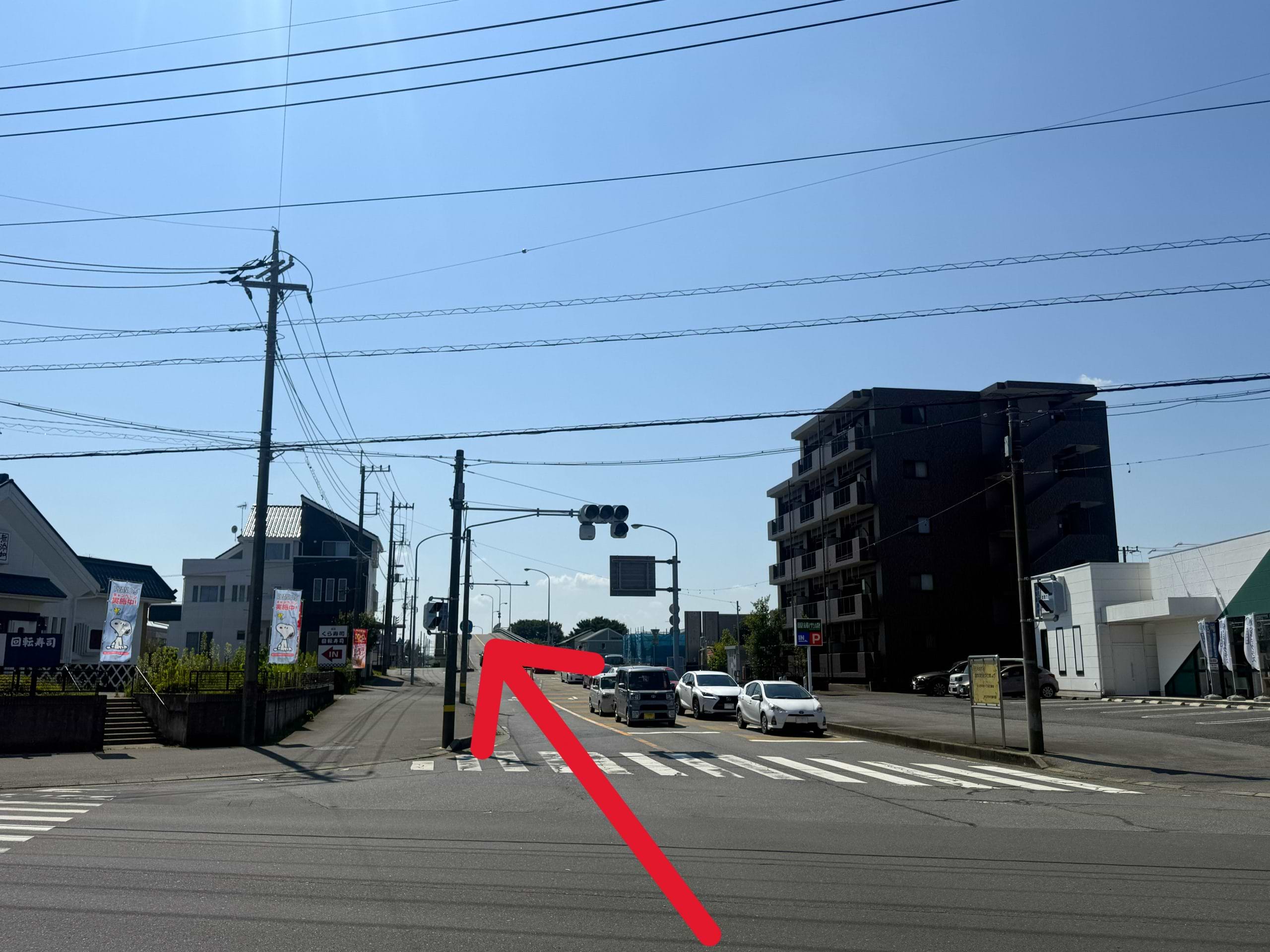 はま寿司 牛久中央店と眼鏡市場 牛久店を右手に通過します