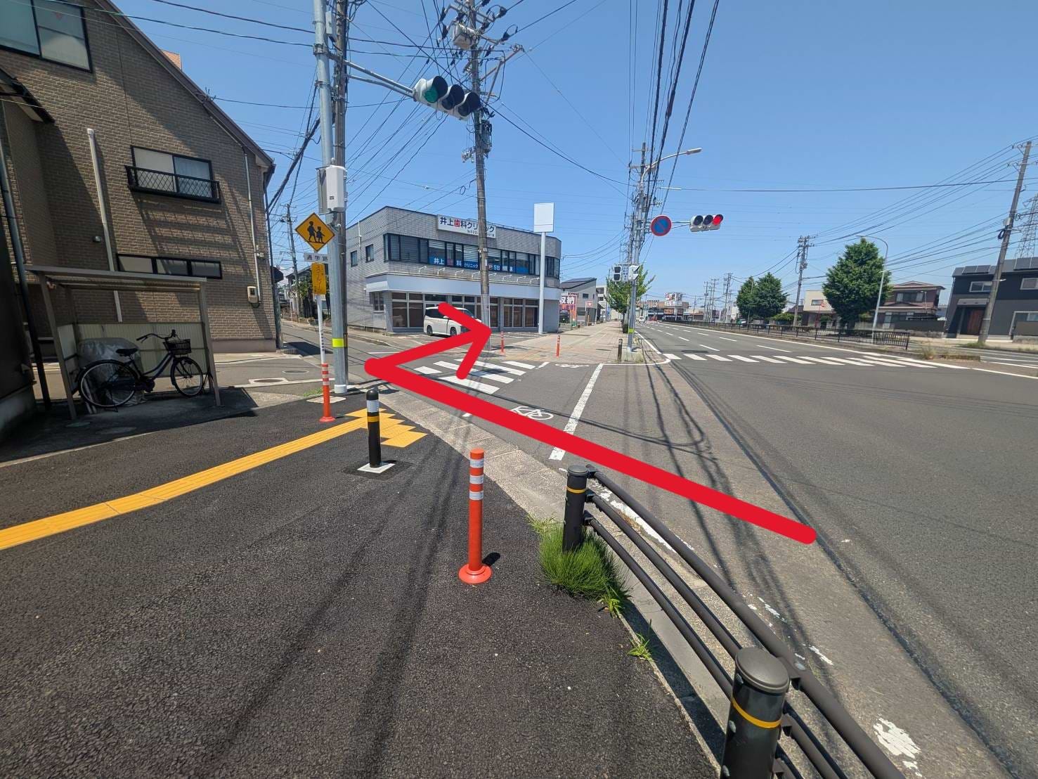 駐車場へはこちらよりお入りいただけます