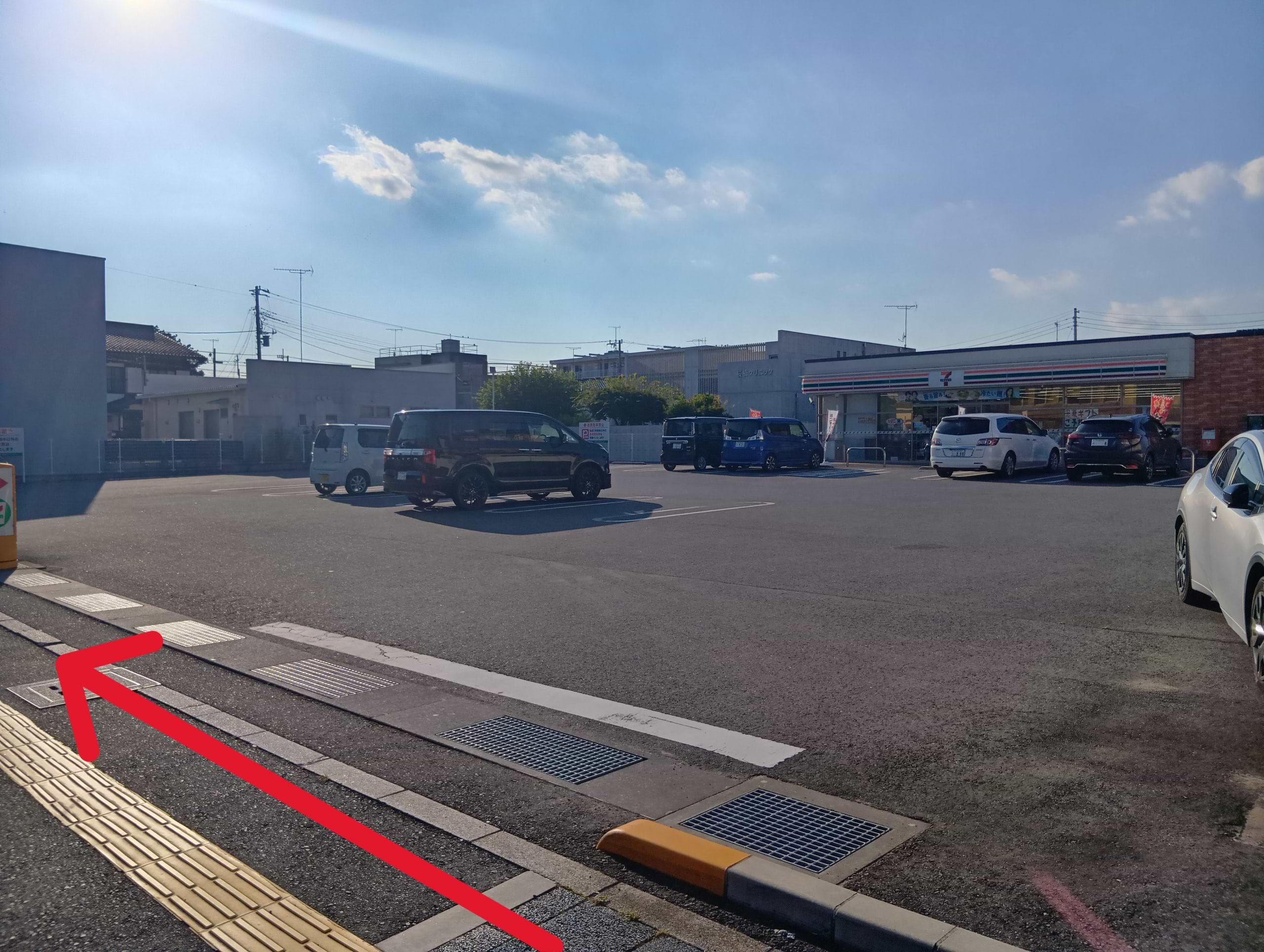 セブンイレブン水海道諏訪町店を右手に通過します