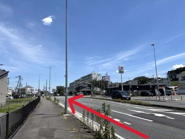 黒須一丁目交差点を直進します