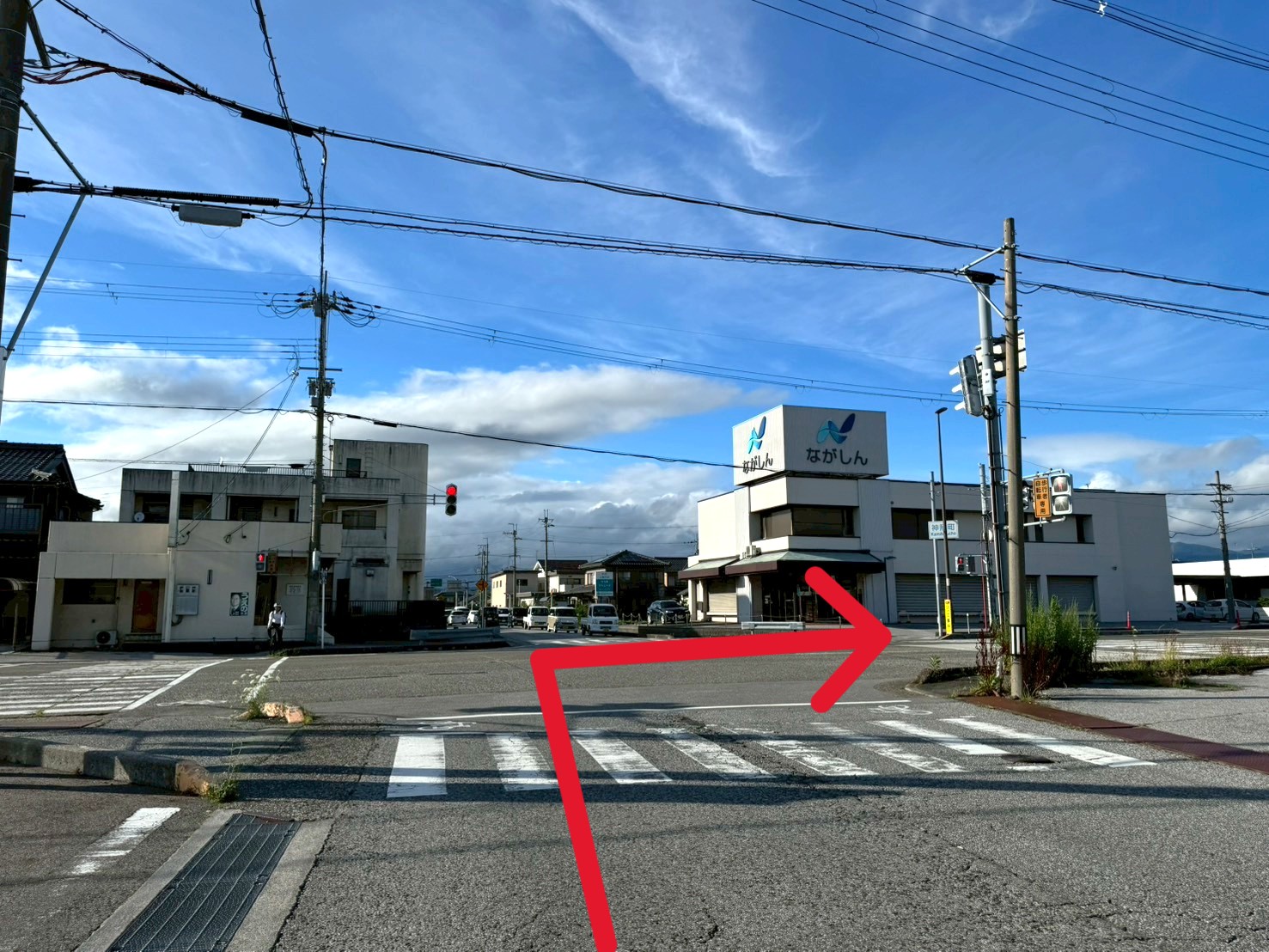 神照町交差点を右折します<br>（長浜信用金庫 神照支店が目印です）
