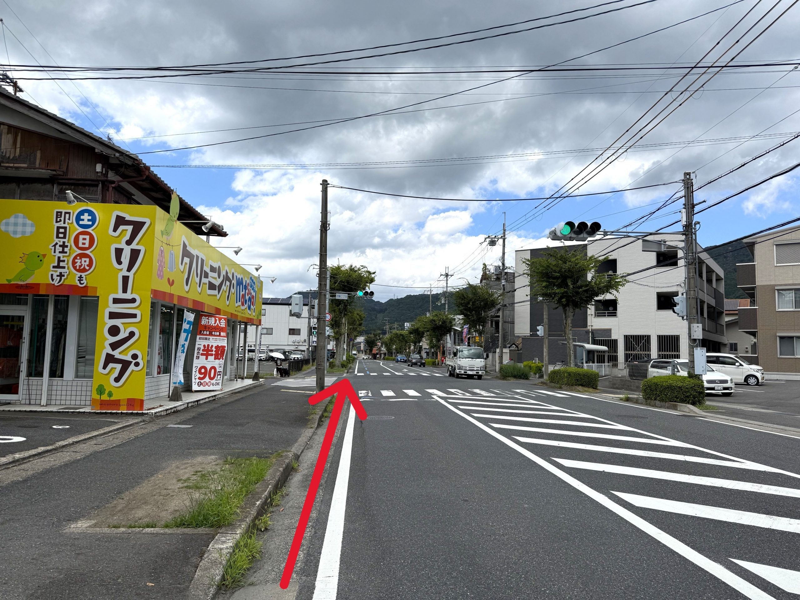 1つ目の信号（唐崎三丁目交差点）を通過します