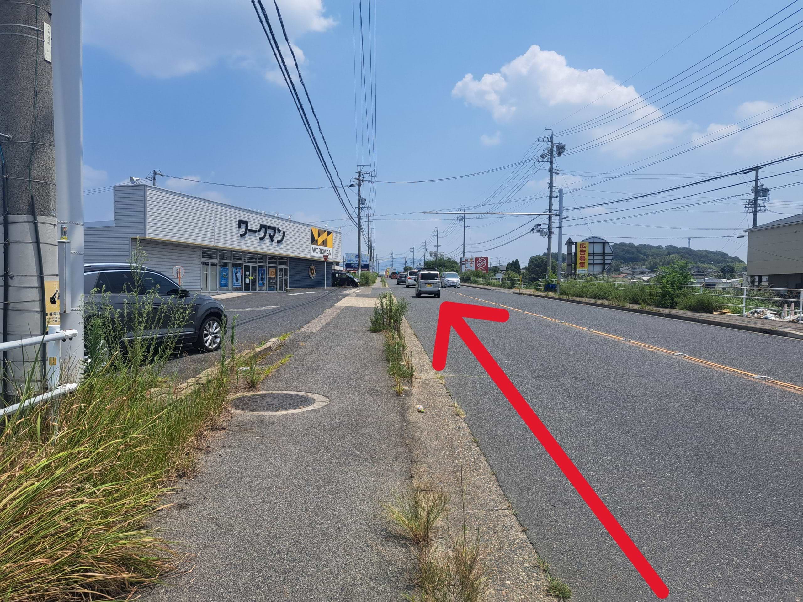 左手にワークマン瀬戸本地店様が見えてまいりますので、そのままさらに200m直進します