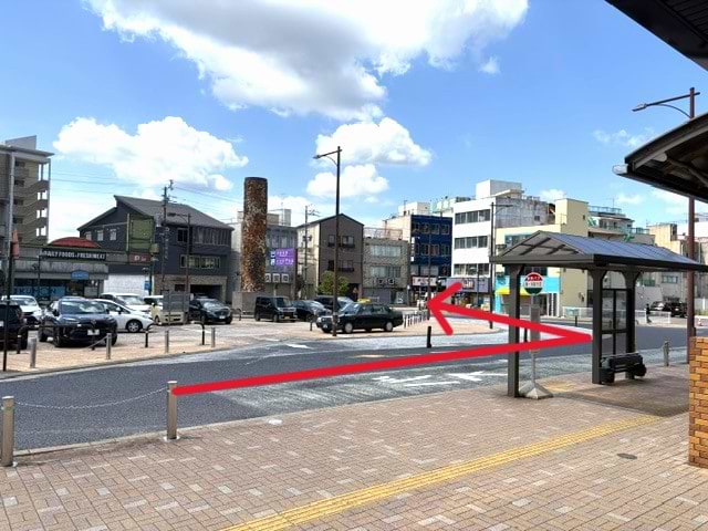 瑞浪駅を背に、ロータリーを右回りに進みます