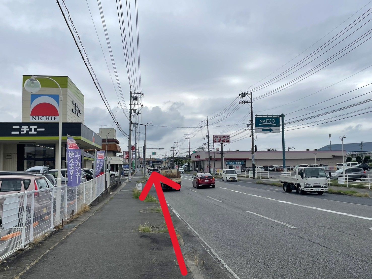 ニチエー 柳津店を左手に、県道47号線を直進します