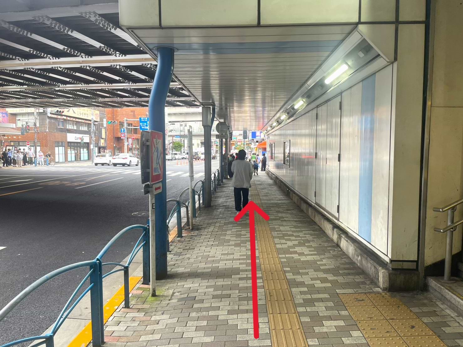 直進します