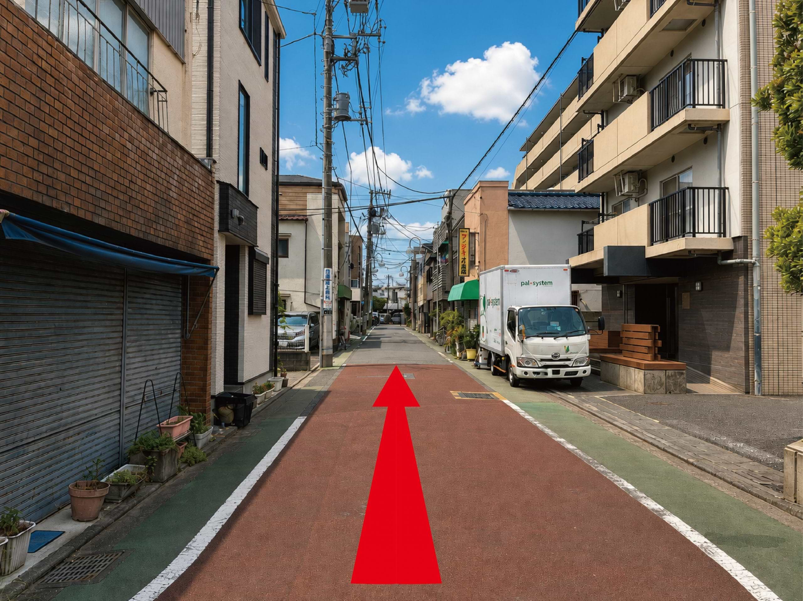 道なりに直進すると、交差点に出ます