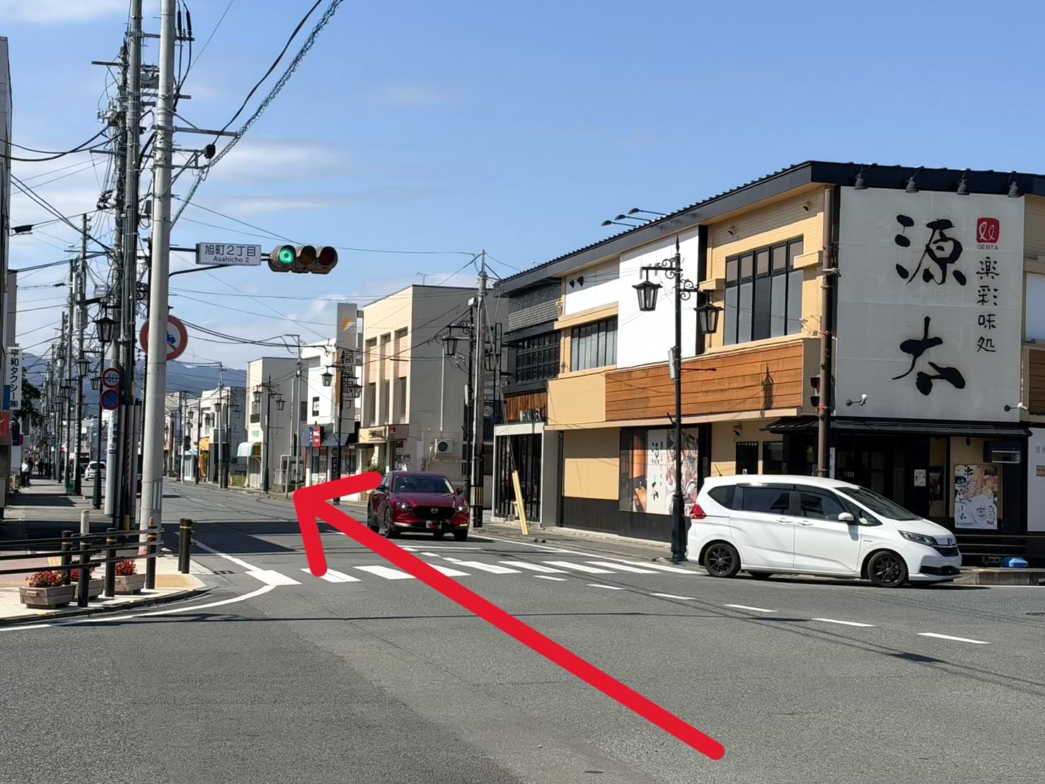 原ノ町駅より駅通り沿いを西側へ進みます