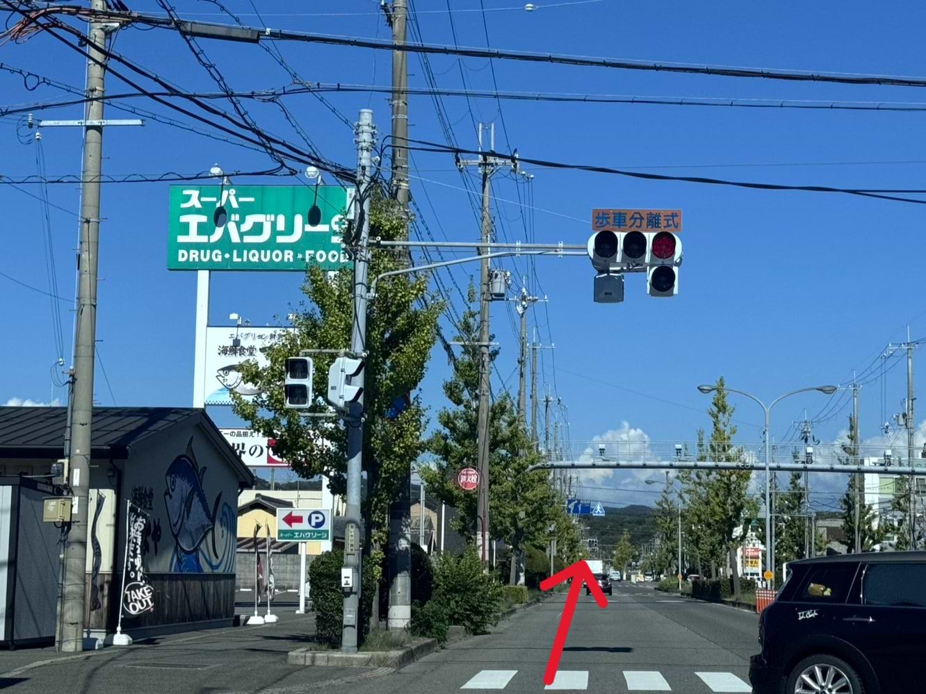 スーパーエバグリーン宮前店・海鮮食堂つなや宮前店を左手に、今福神前線を700ｍほど直進します