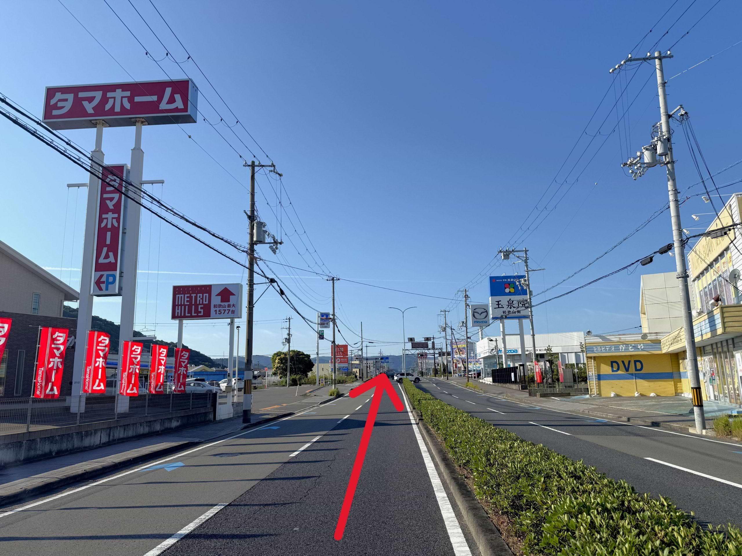 タマホーム（株）和歌山支店を通過し、さらに南へ進みます
