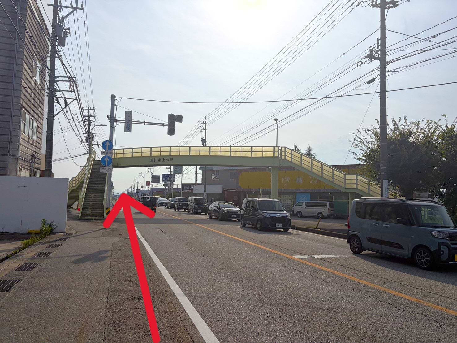 上小泉東交差点を通過します