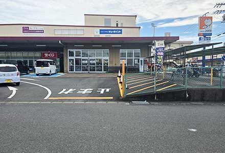 左折後直進し、ピアゴ佐屋店入口に到着です。