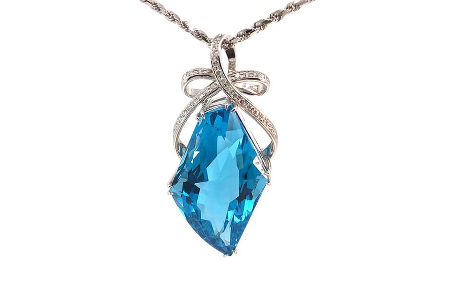 ネックレス K18WG,750 全長約40.0㎝ ブルートパーズ83.41ct ダイヤ0.50ct