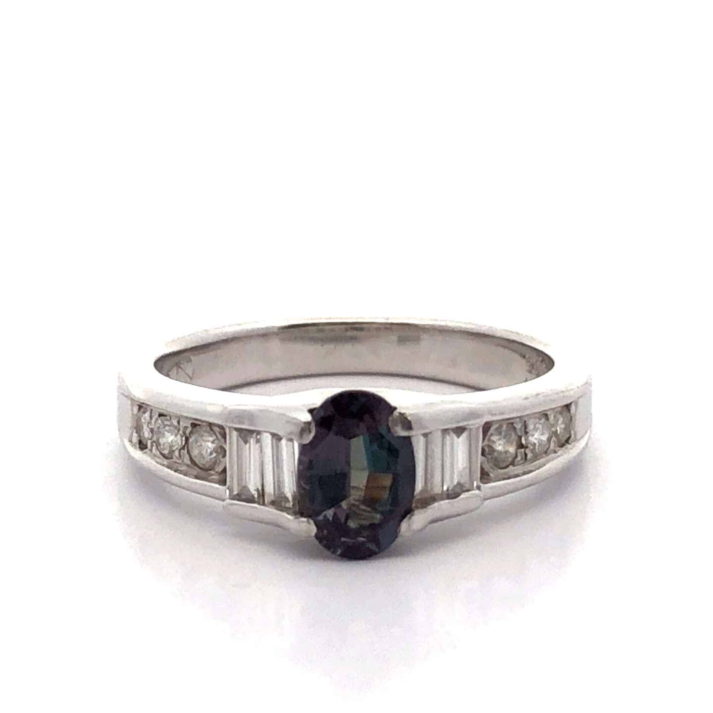 Pt900×アレキサンドライト×ダイヤモンドリング A0.74ct MD0.35ctの宝石